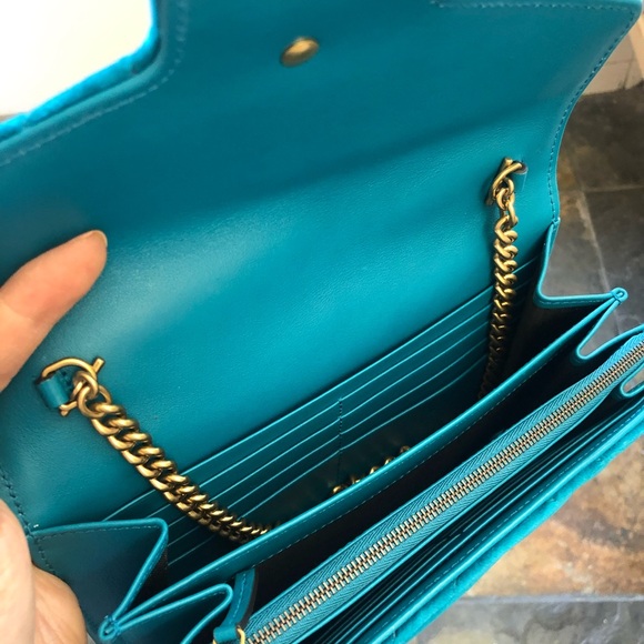 Authentic Gucci Velvet Crossbody Bag with Gold Chain - Picture 8 of 8